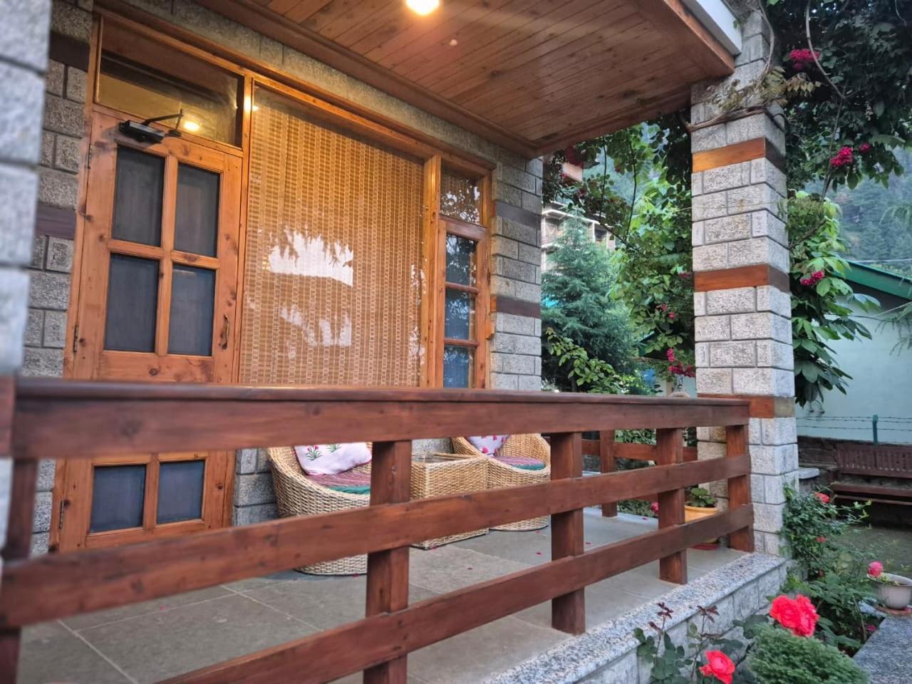 The Green Mountain Lodge - Manali (Himachal Pradesh) — Photos 1